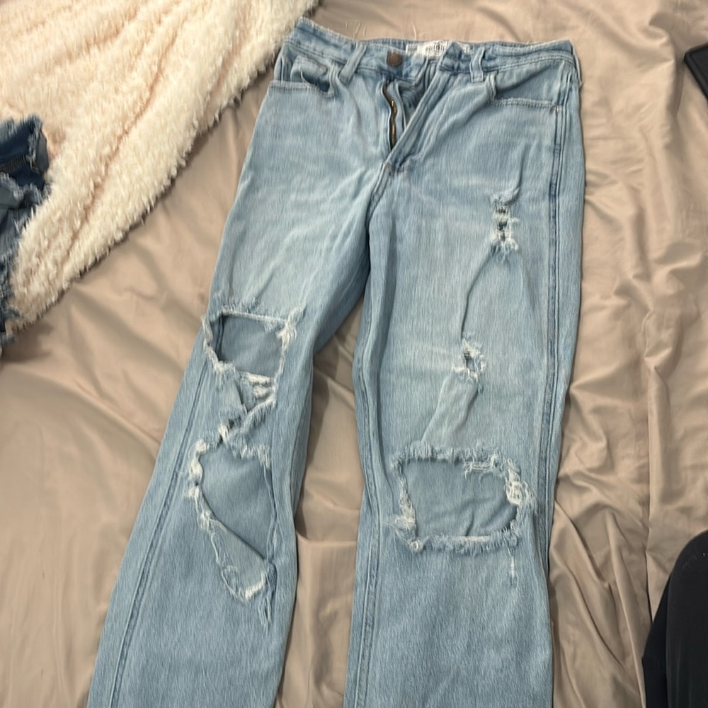 Hollister triple 000 curvy ultra high rise mom jeans regular length